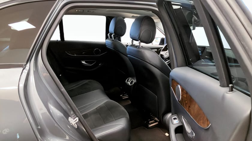 Bild 5 av Mercedes-Benz GLC 250 d 4MATIC / Panorama / Drag