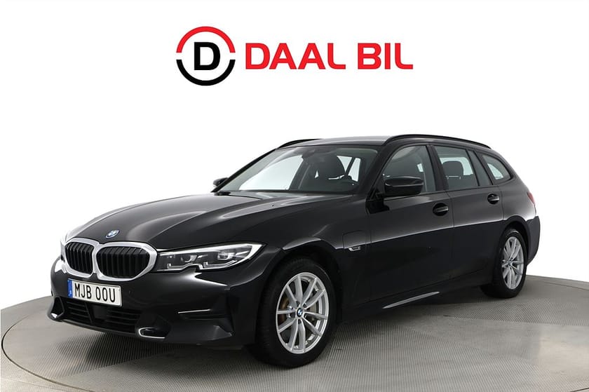 Bild 1 av BMW 330e xDrive Touring 292HK SPORT LINE NAVI COCKPIT PSENS