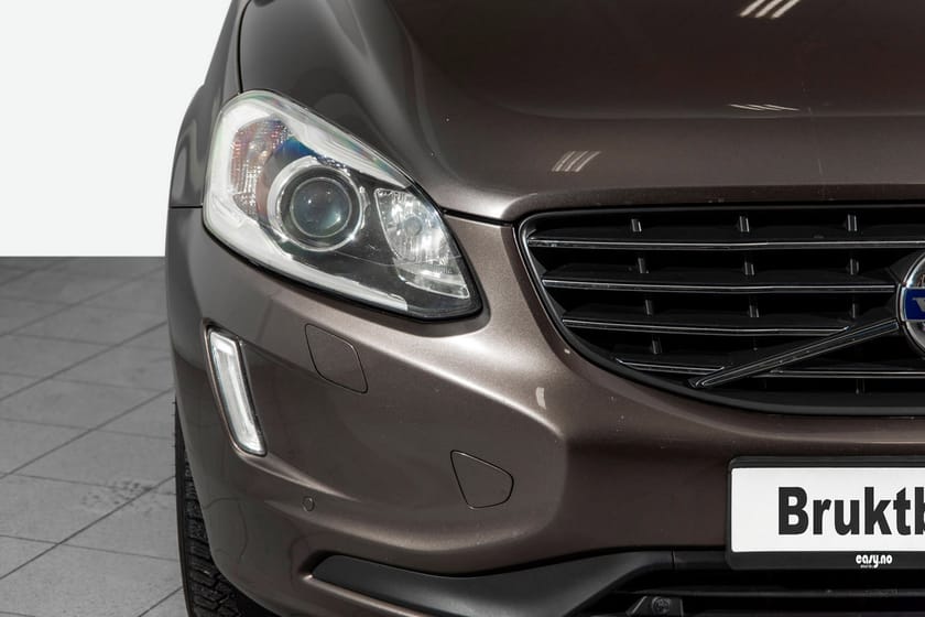 Bilde 2 av Volvo XC60 D4 Summum/Krok/Tek.pk PRO/VOC/Nøkkelløs/R.kam/Navi++