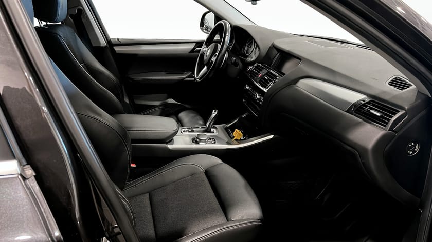 Bild 3 av BMW X4 xDrive20d XDRIVE 20D Drag / Navi