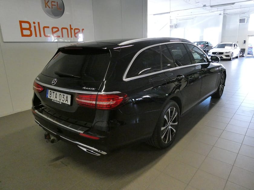 Bild 3 av Mercedes-Benz E 300 T de 4MATIC 4M Avantgarde Pano-Skinn-Värmare-Drag-Kamera