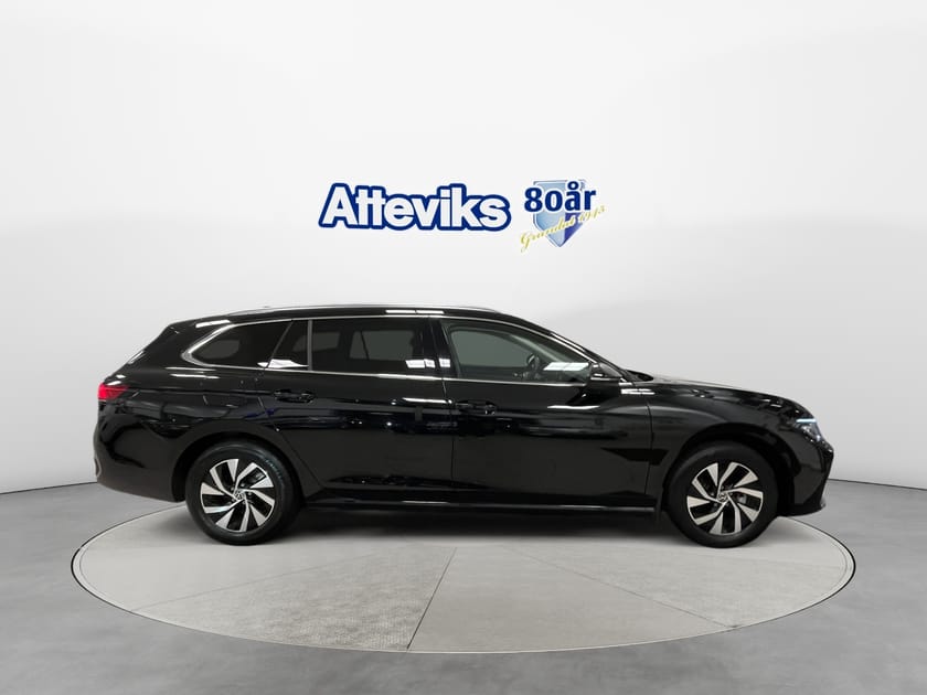 Bild 2 av Volkswagen Passat Sportscombi Business 1.5 eTSi 150hk *P.värmare/Dragkrok*