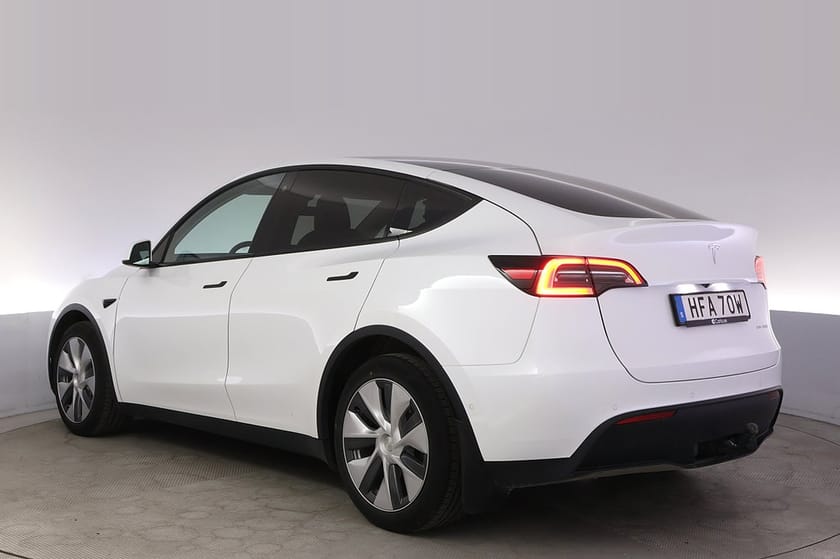 Bild 4 av Tesla Model Y Long Range AWD Autopilot Pano Drag