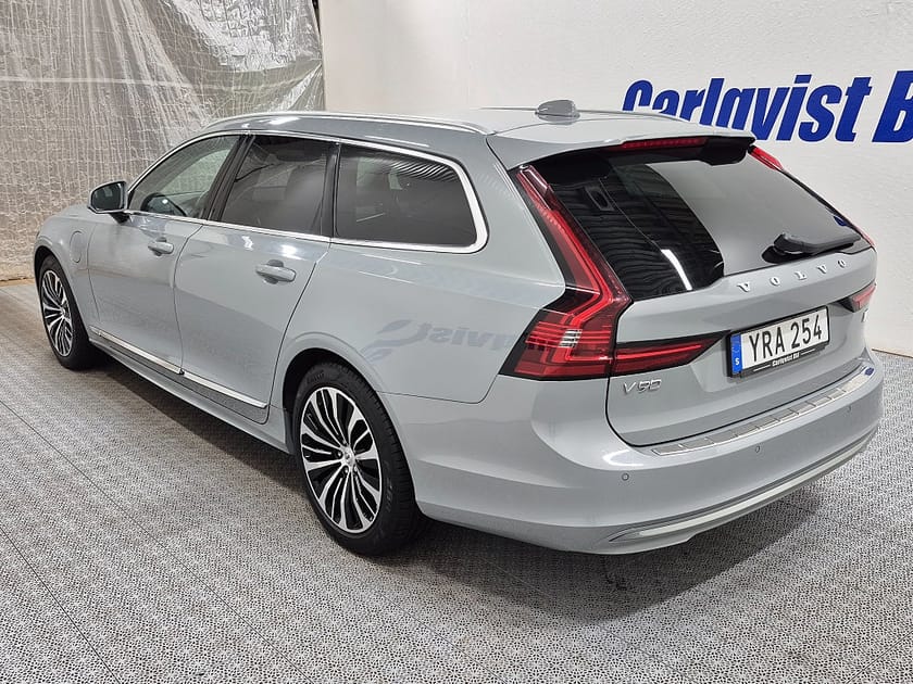 Bild 3 av Volvo V90 T6 Recharge Core Bright plug in AWD 350HK 4x4