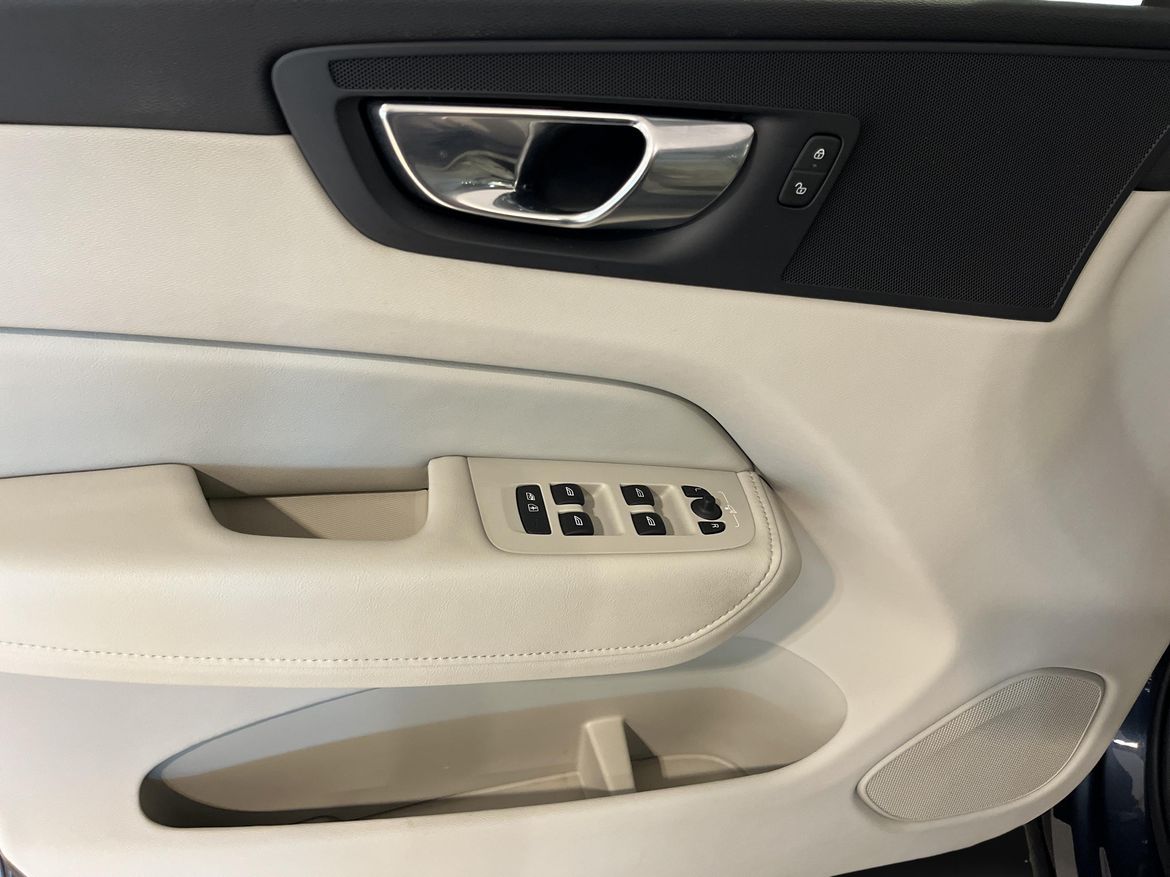 Volvo XC60 2023 - miniatyr 15