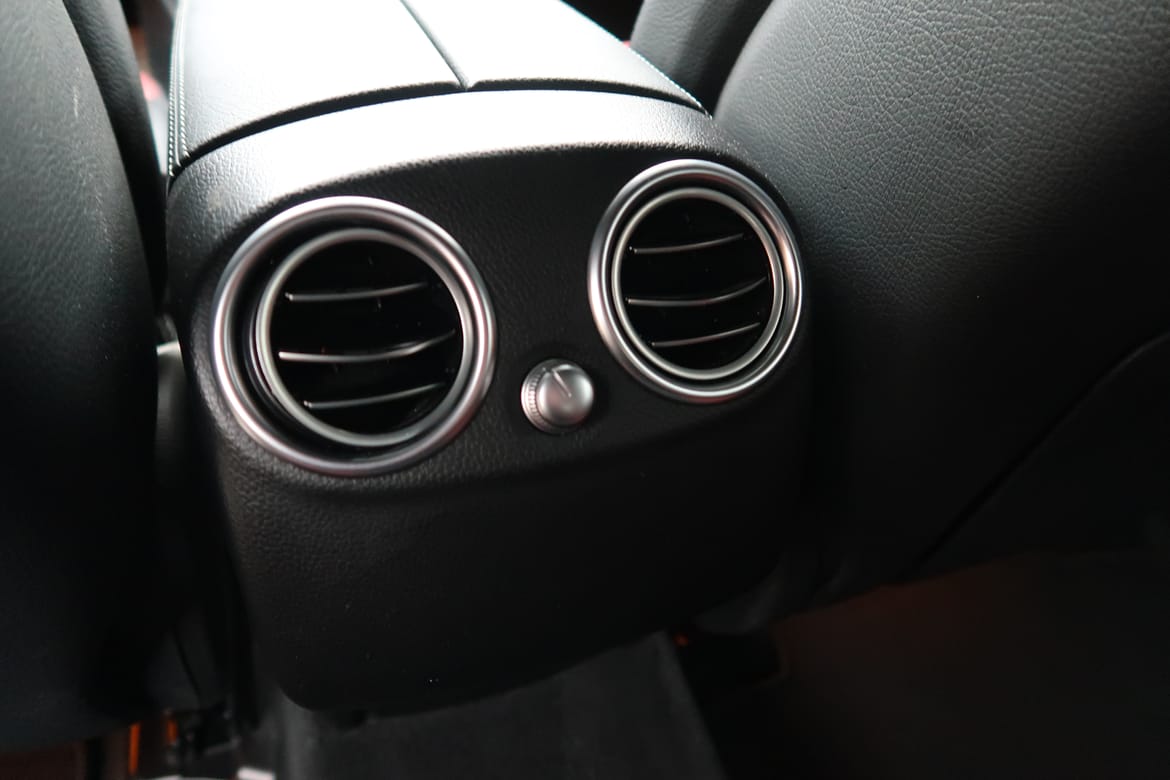 Mercedes-Benz GLC 2019 - miniatyr 10