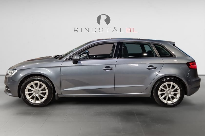Bild 4 av Audi A3 Sportback SB 1.2 TFSI 110 HK ATTRACTION M&K PDC 492KR/ÅR 11800MIL