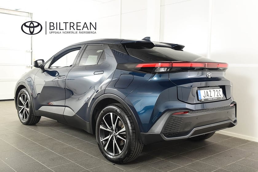 Bild 2 av Toyota C-HR PHEV Style Drag Backkamera Carplay Rattvärme Navi