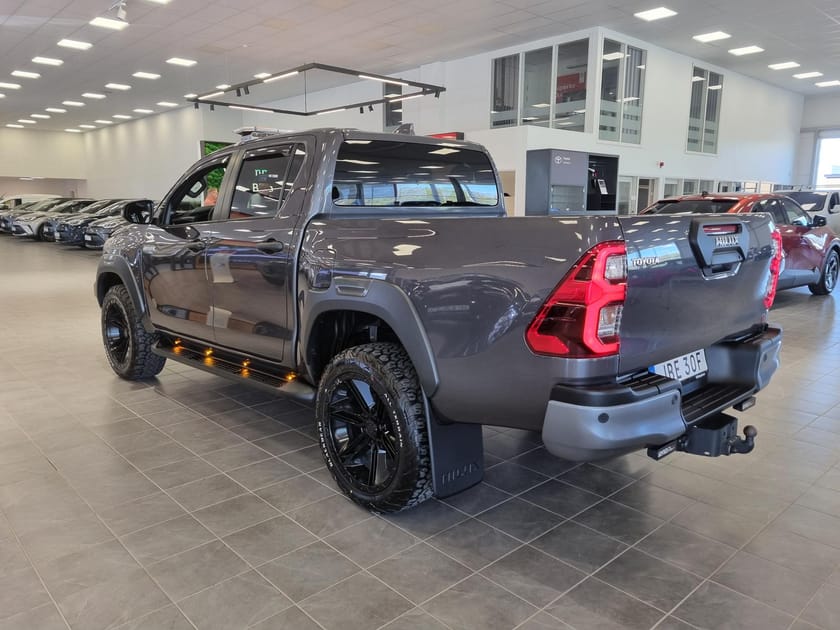 Bild 3 av Toyota Hilux Dubbelhytt D-CAB 2,8 D-4D MHEV AUT6 4WD INVINCIBLE KOMFORTPA