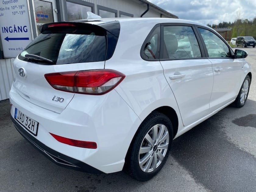 Bild 3 av Hyundai i30 – Essential, Automat