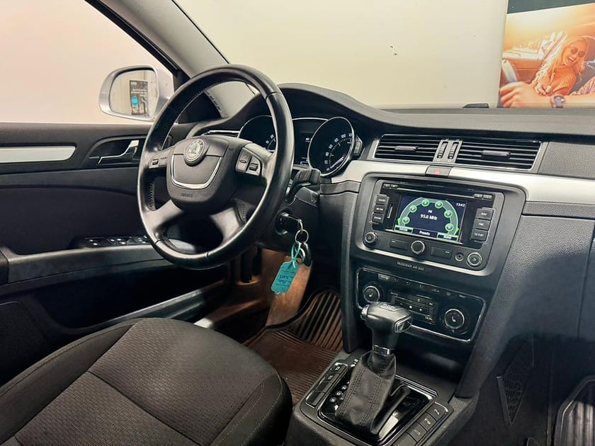 Bild 2 av Škoda Superb Kombi Skoda 2.0 TDI 4x4 Elegance Euro 5 Ny besiktigad!