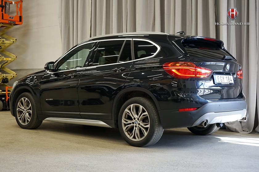 Bild 4 av BMW X1 xDrive20d xLine Pano Drag Sportstolar Keyless Metallic