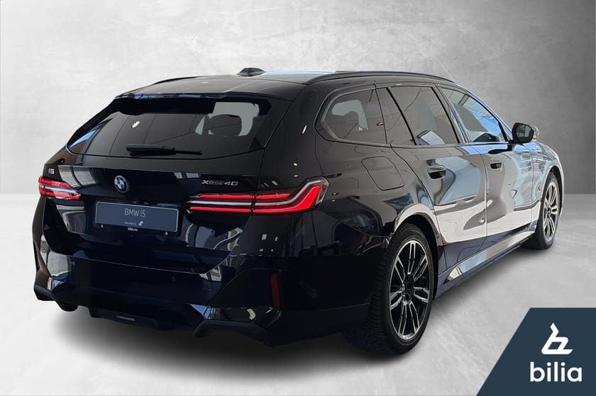 Bilde 4 av BMW i5 xDrive40 Touring xDrive40|M Sport|Adpt.demp|Comf.acc|H.feste|Pano|B&W++