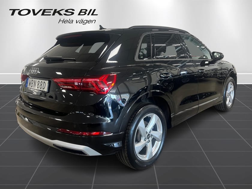 Bild 2 av Audi Q3 35 TFSI 35/150Hk Advanced Alpinpaket/Tonade rutor/Vin