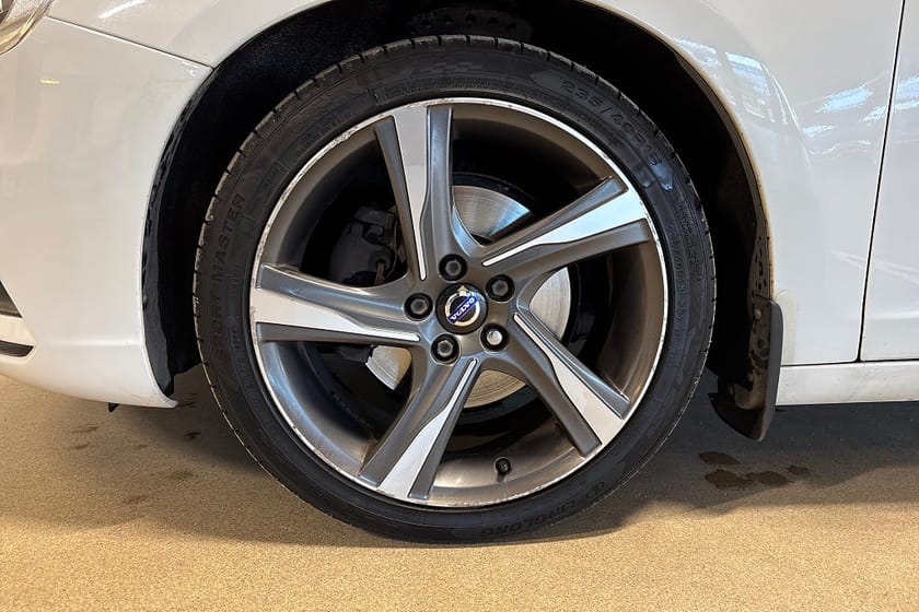 Bild 5 av Volvo V60 D4 R-Design Taklucka / Keyless / Navigation / Elstol