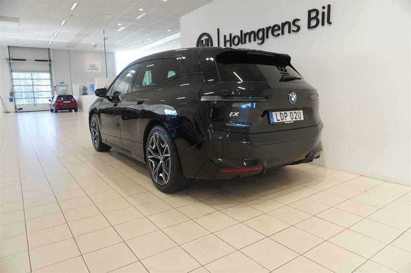 Bild 5 av BMW iX xDrive40 xDrive 40 Exclusive Innovation Pano Drag