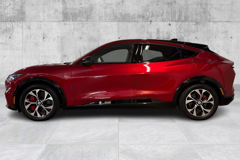 Bilde 2 av Ford Mustang Mach-E Long Range AWD 99W Range/Glasstak/360/Bang&Olufsen/Sensico