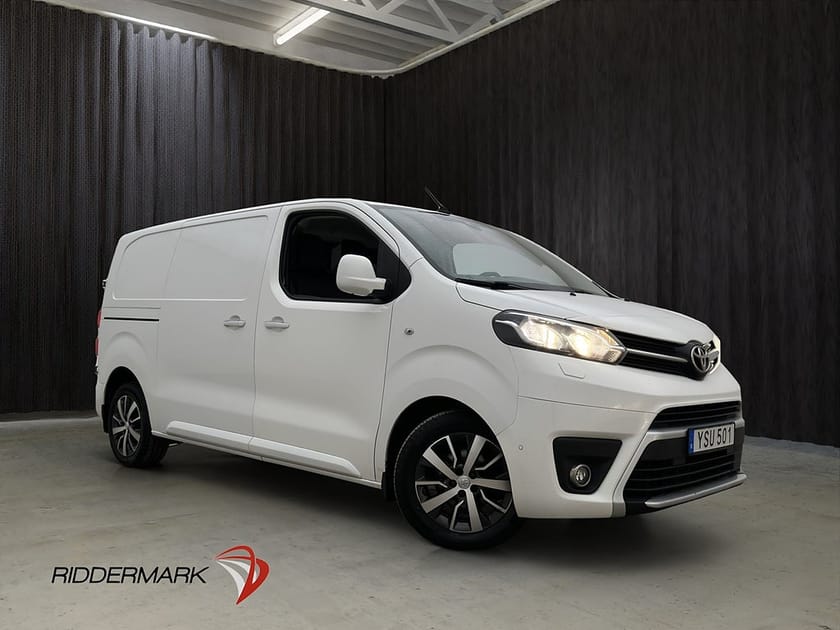 Bild 1 av Toyota Proace L2 2.0 D-4D Värmare Drag HUD B-Kamera 2xDörrar