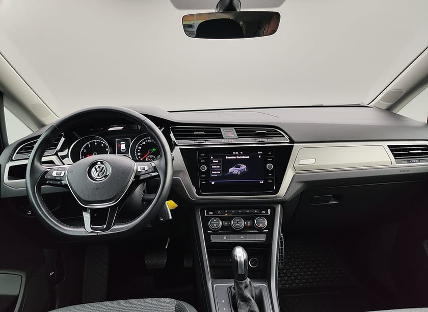 Bild 3 av Volkswagen Touran 7-seater R-Line 1.5 TSI Automat*RESERVERAD*