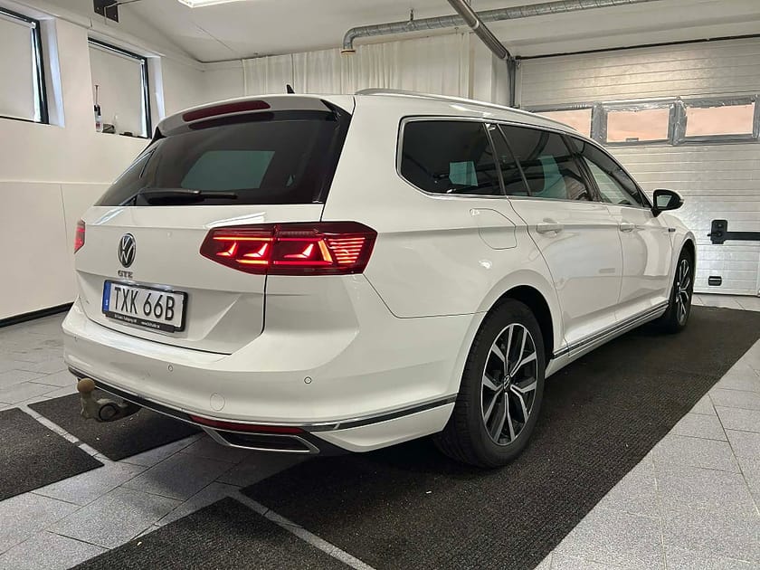 Bild 2 av Volkswagen Passat Sportscombi GTE 1.4 TSI 218 hk Cockpit Värmare Drag IQ