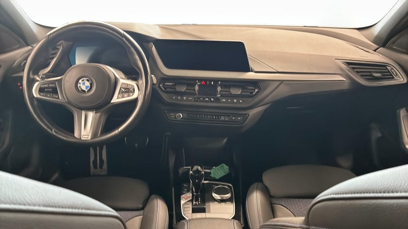 Bild 4 av BMW 118i M Sport Automat Live Cockpit Pro Förvaringspkt Apple Carplay