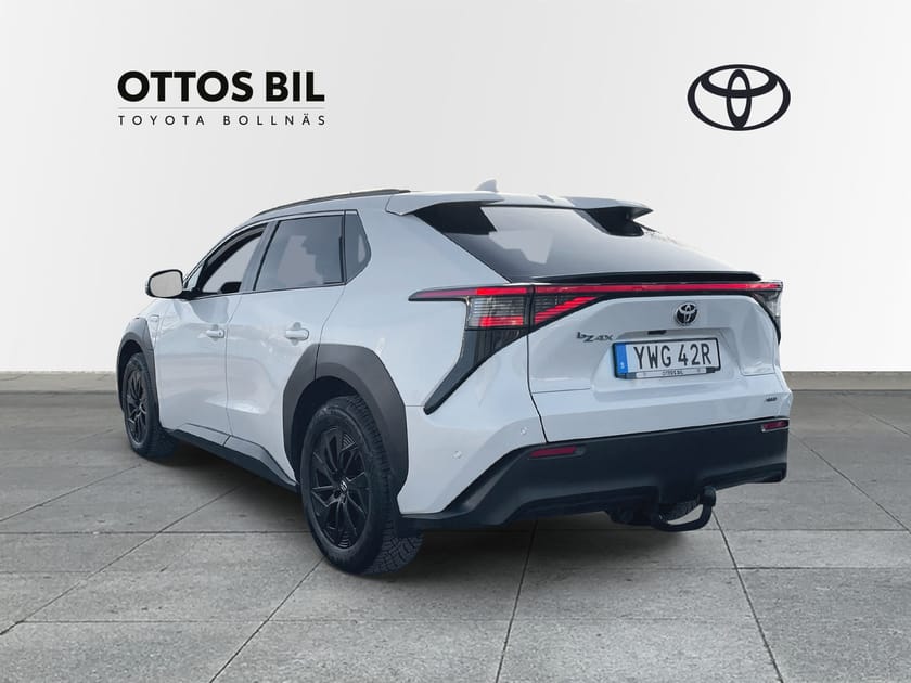 Bild 3 av Toyota bZ4X 71.4 kWh AWD, 217hk - Executive / V-hjul, Drag