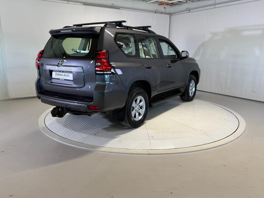 Bilde 5 av Toyota Land Cruiser 5-dørs DLX(150 S)2,8 204hk CC/Kamera/El.sete/Defa/Krok/M.ratt