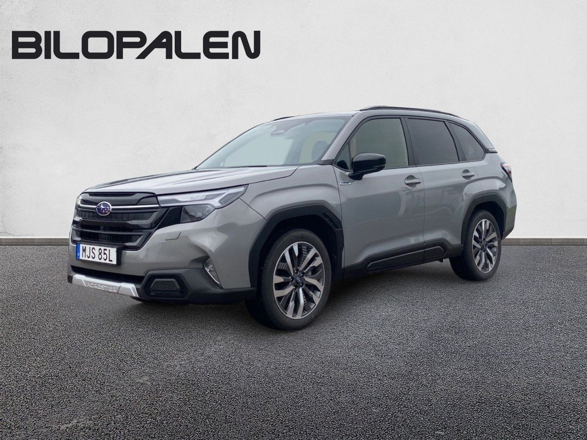 Subaru Forester e-Boxer Lineartronic, 136hp, 2025
