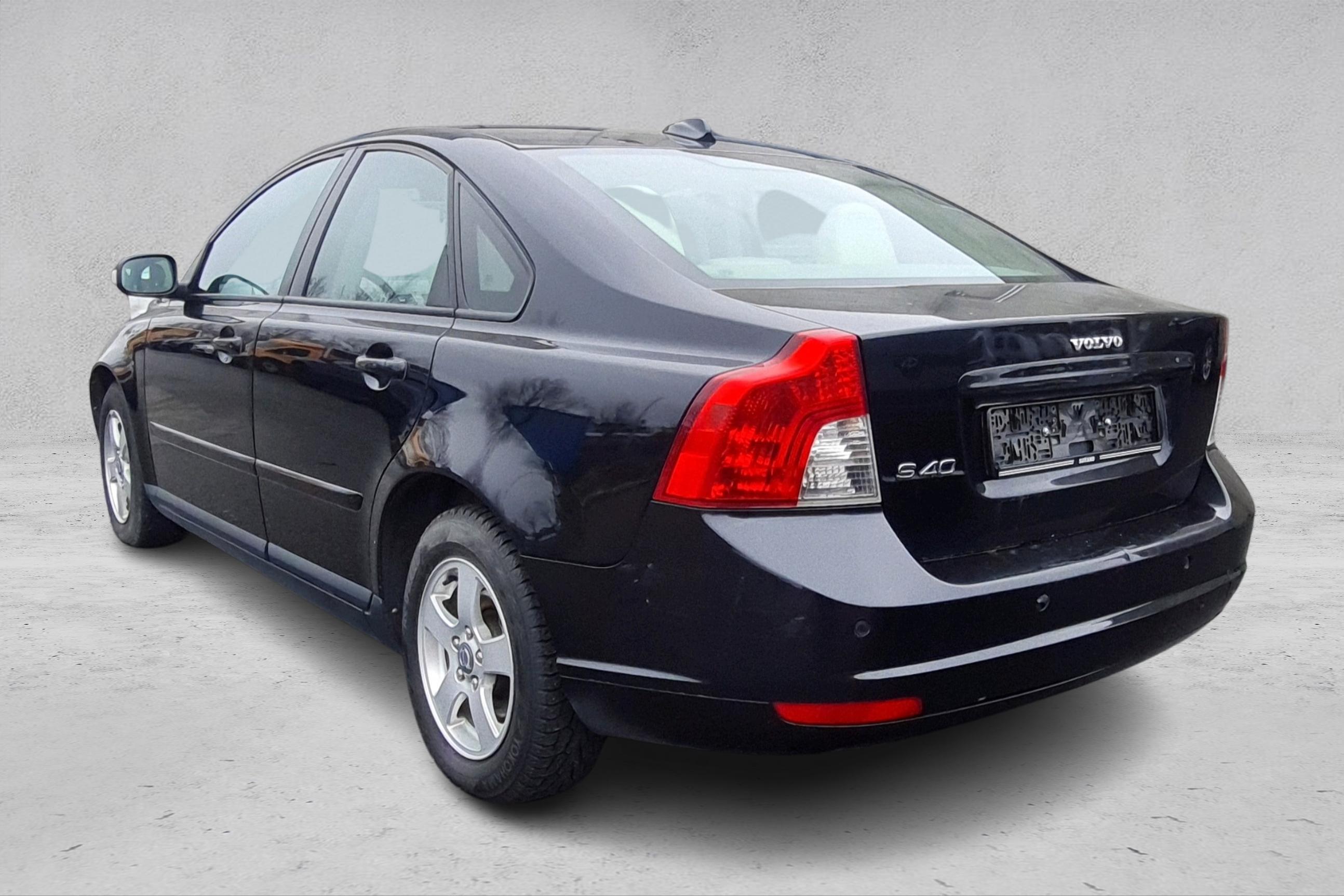 Thumnail bilde 3 av Volvo S40
