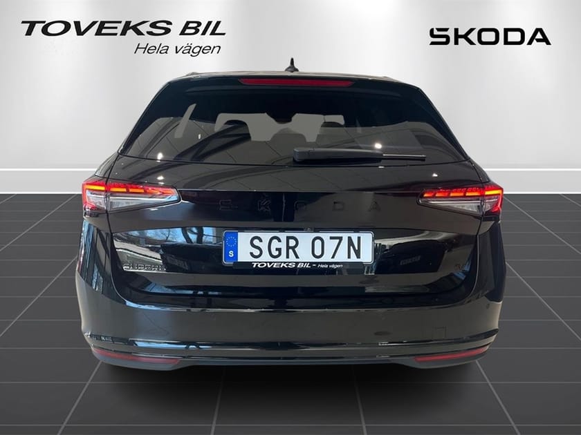 Bild 4 av Škoda Superb iV Kombi Sportline 1,5 TSI 204hk LAGERBIL