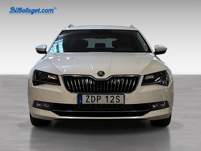 Bild 2 av Škoda Superb Kombi 2.0 TDI 4x4 DSG 190hk L&K