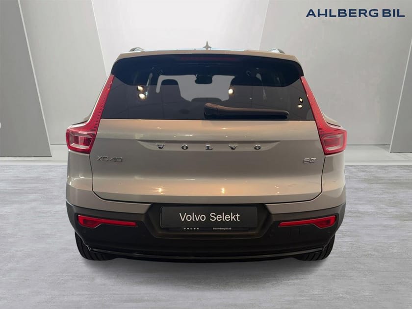 Bild 4 av Volvo XC40 B3 FWD Bensin Plus Dark