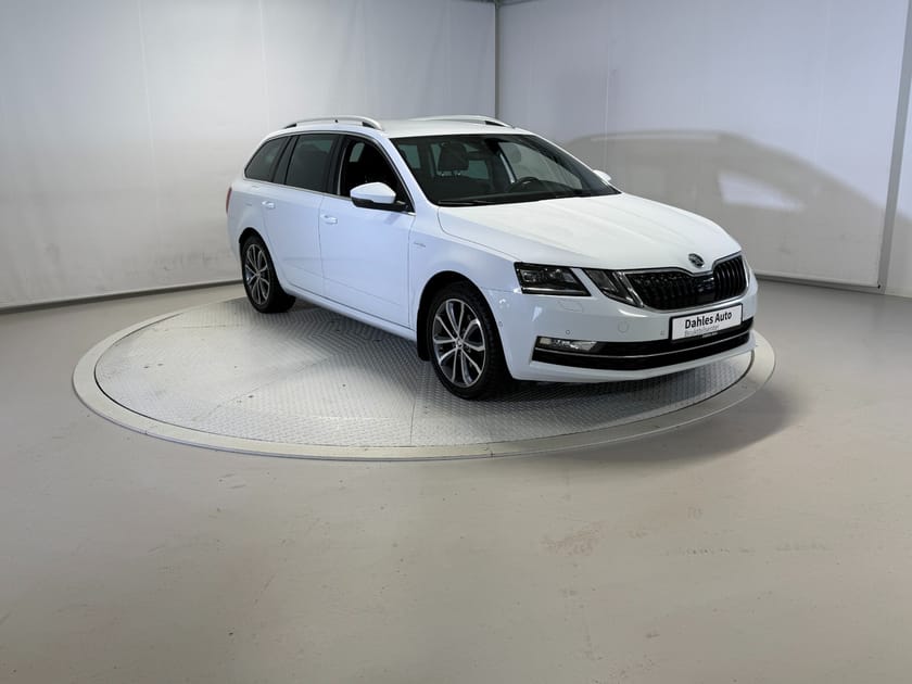 Bilde 2 av Škoda Octavia Stasjonsvogn L&amp;K 2,0 150hk 4x4 ACC/Krok/Webasto/Kam/Canton/El.sete