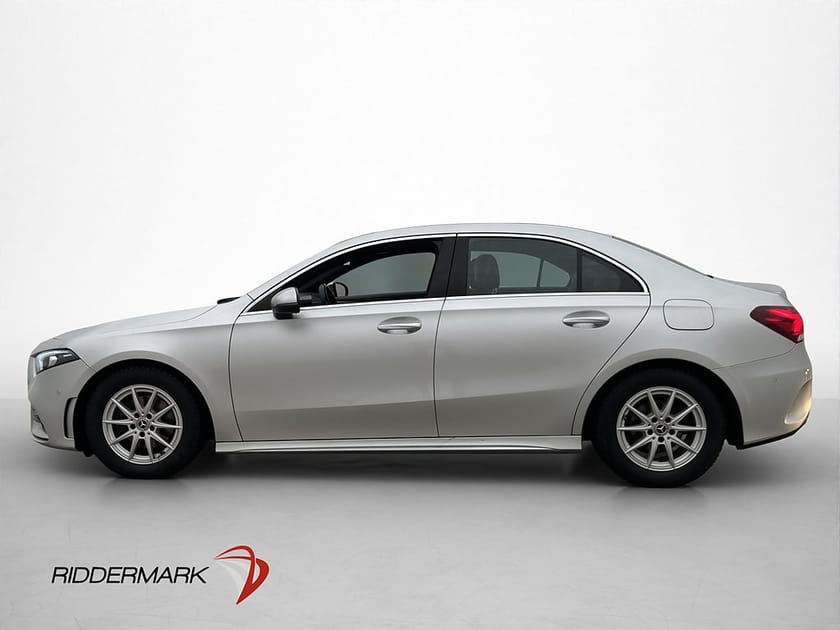 Bild 2 av Mercedes-Benz A 180 d Sedan AMG Sport Pano Wide Värm Drag CarPlay