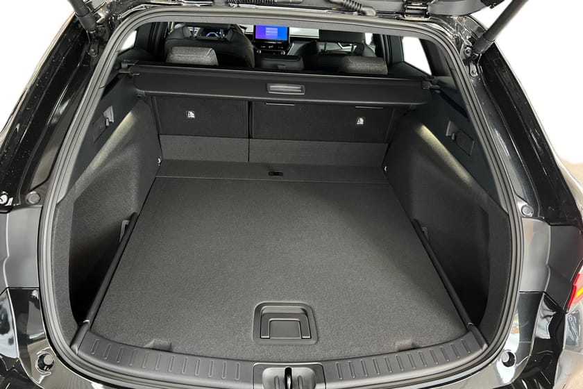 Bild 4 av Toyota COROLLA 1,8 HYBRID TOURING SPORTS STYLE 
