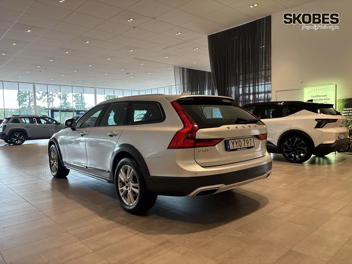 Volvo V90 Cross Country