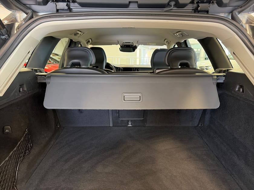 Bild 5 av Volvo XC60 D4 Momentum Advanced Edition, Klimatpaket, Teknikpaket, Baklucka Elmanövrerad, Keyless