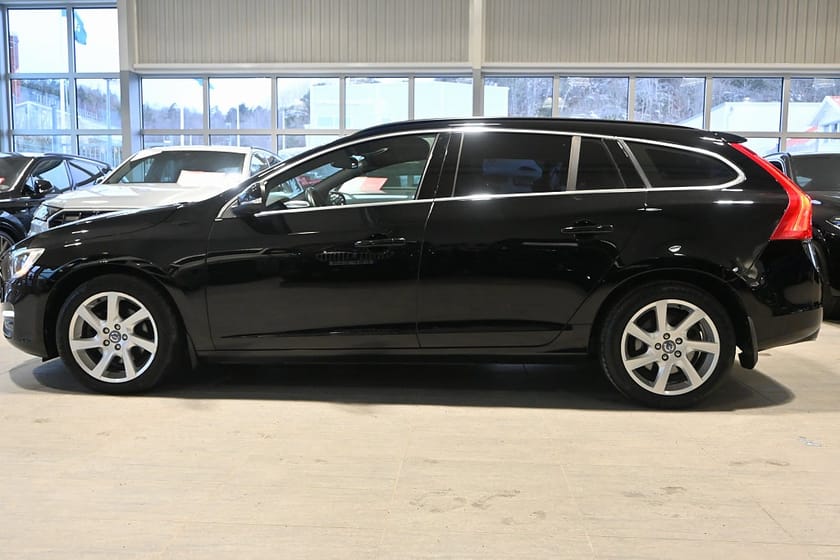 Bild 2 av Volvo V60 D4 Aut 181hk Momentum Taklucka Läder Navi