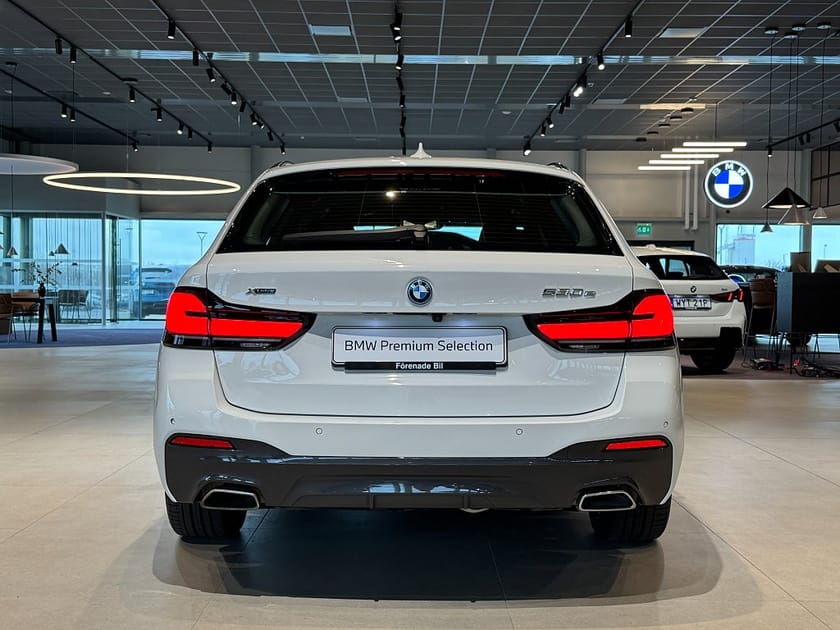 Bild 5 av BMW 530e xDrive Touring M Sport Dragkrok Rattvärme Elstolar
