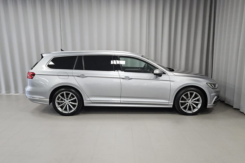 Bild 4 av Volkswagen Passat Sportscombi R-Line 2.0 TDI 4M DSG 190HK Executive Aut Drag