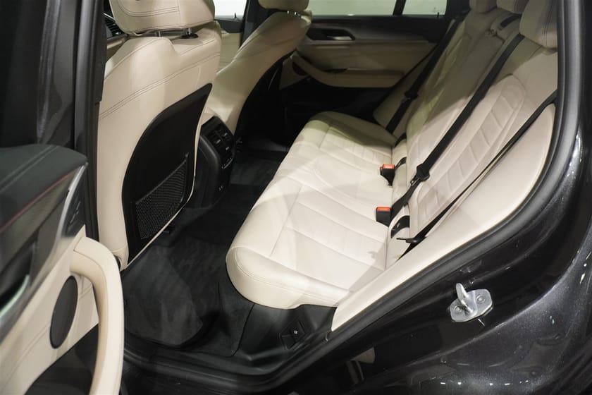 Bild 5 av BMW X4 M40i Innovation Panorama Drag H K DAP Värmare