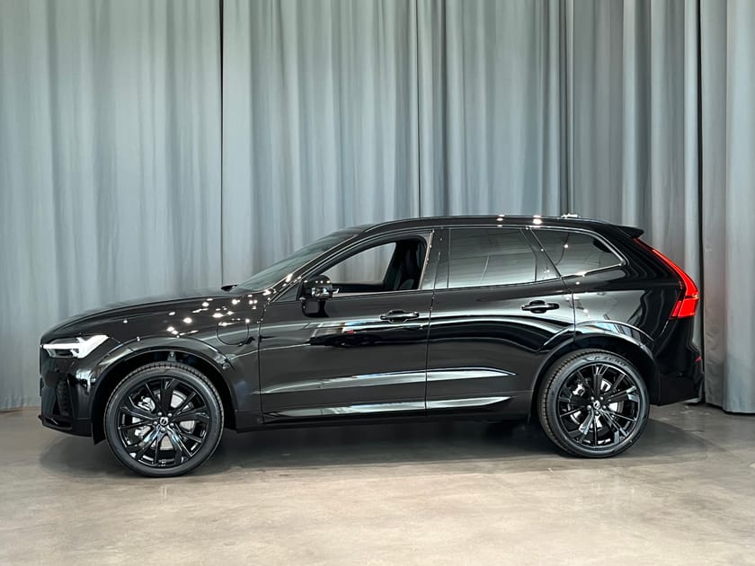 Bild 2 av Volvo XC60 T6 Plus Black Nordic Edition Lagerbil Redo För Omg Leverans