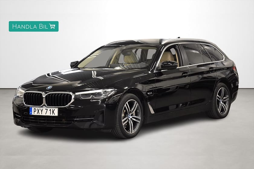 Bild 1 av BMW 530e Touring Plug-in Pano Skinn P-värm Navi Dragkrok Moms