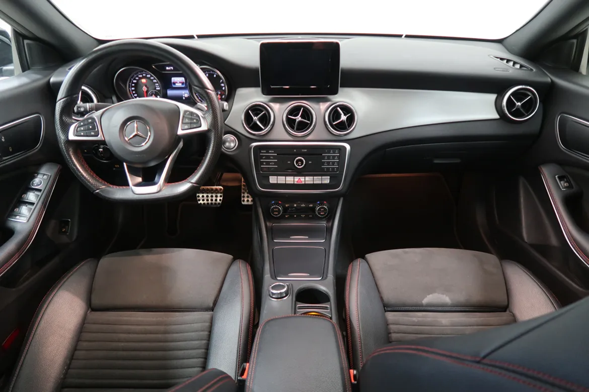 Mercedes-Benz CLA 180