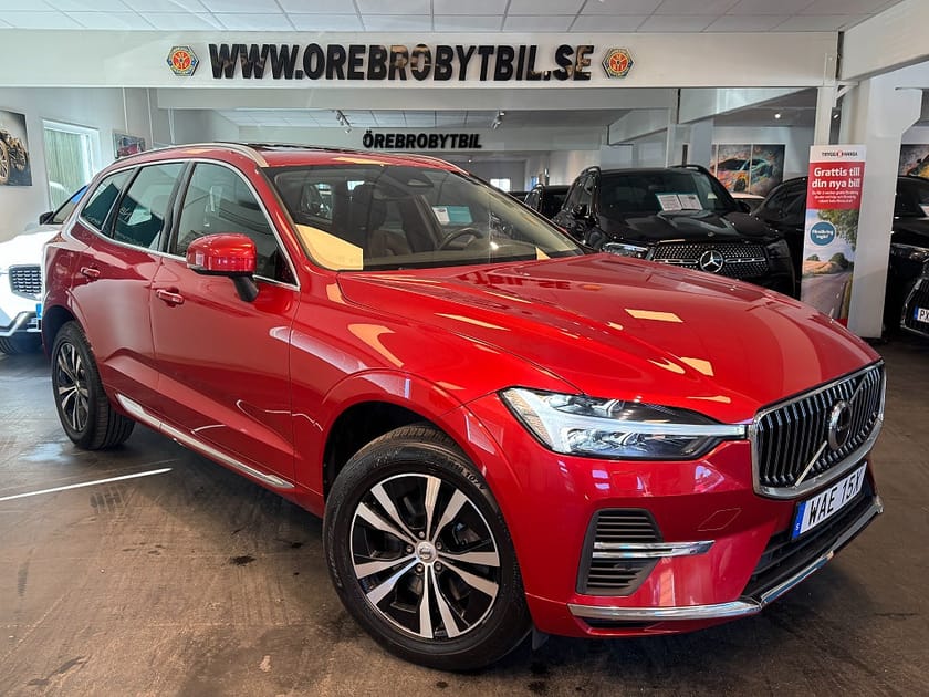 Bild 1 av Volvo XC60 Recharge T6 AWD Core Edition Pano Skinn Drag 18,8kWh