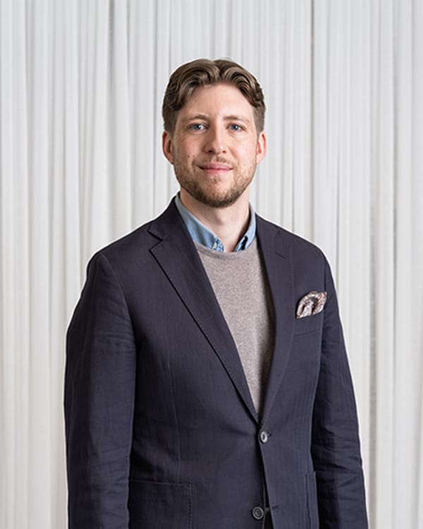 VIKTOR NYBERG - Försäljningschef