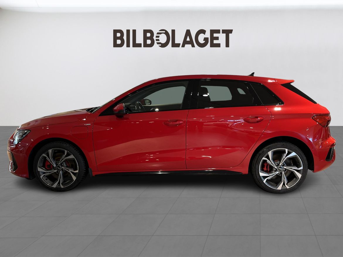 Audi A3 2023 - miniatyr 3