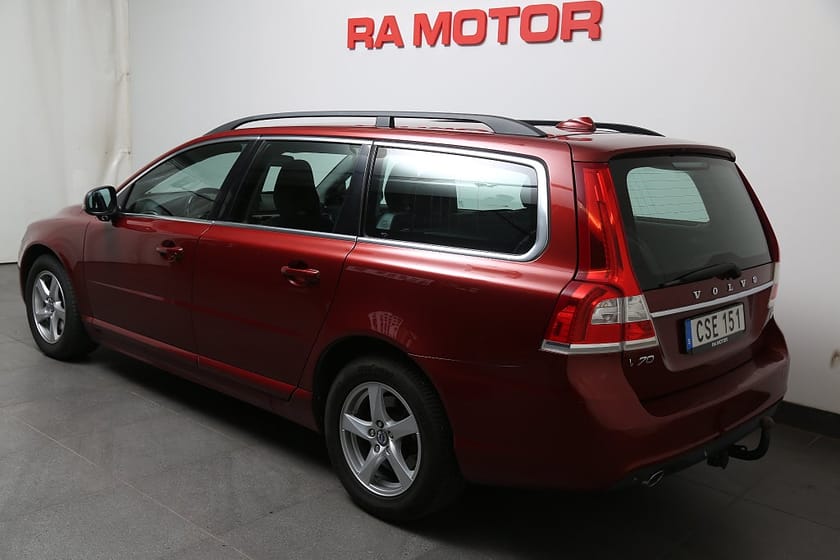 Bild 5 av Volvo V70 D4 181hk Momentum BLIS Kamera Motorv VOC Dragkrok