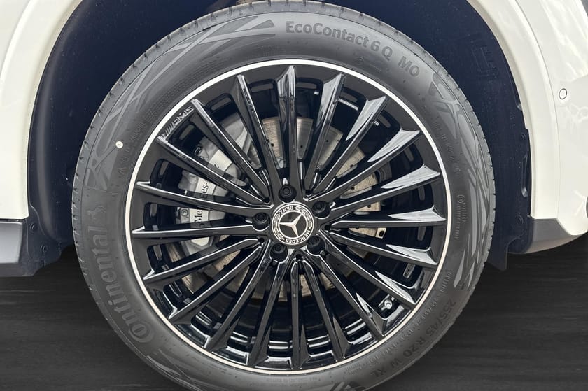 Bild 4 av Mercedes-Benz GLC 300 d e 4MATIC de / AMG Line / Advanced Plus