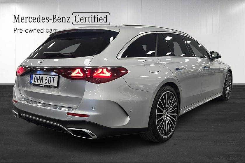 Bild 3 av Mercedes-Benz E 300 T e AMG Pano Drag 360 Carplay